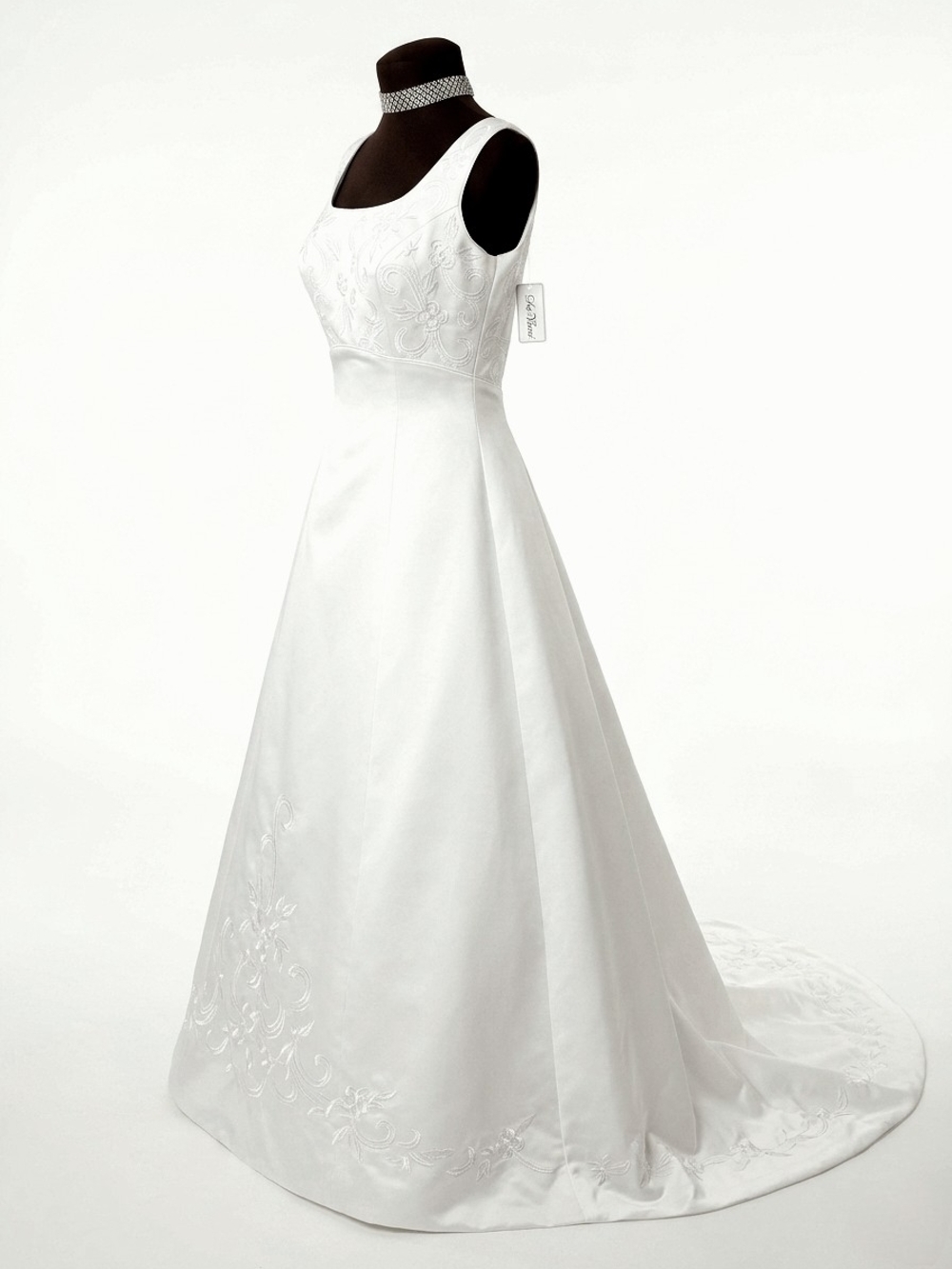 Vintage DaVinci Bridal White Sleeveless Embroidered Wedding Gown